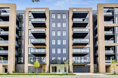 1701 W Webster Ave #204 Chicago, IL 60614