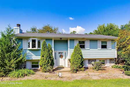 8206 Vaughn Mill Rd Louisville, KY 40228