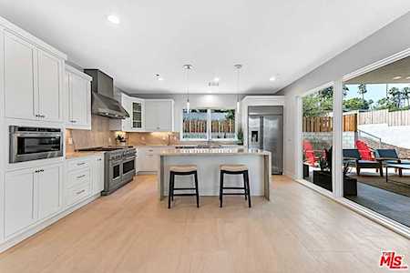 375 Havendale Dr Pasadena, CA 91105