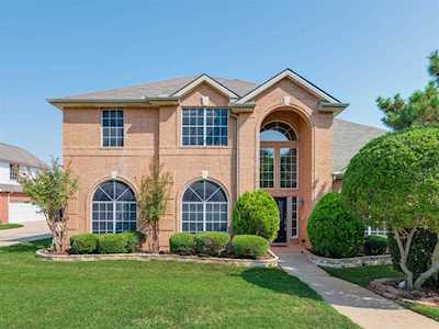 912 Lochmoor Lane Highland Village, TX 75077