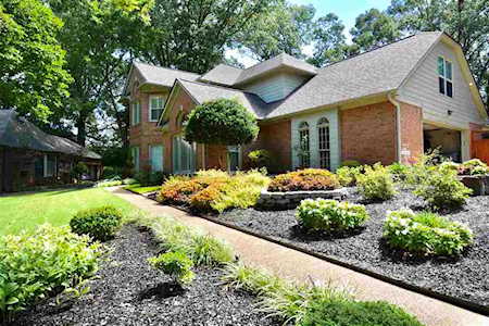 1546 Cedar Mills Dr Memphis, TN 38016
