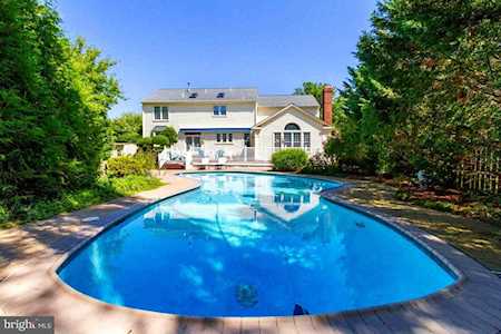 9606 Mercedes Dr Manassas, VA 20110