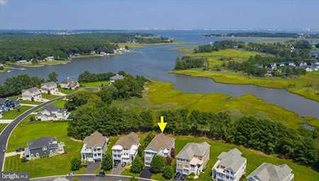 11467 Maid At Arms Ln Berlin, MD 21811
