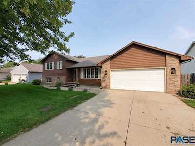 108 W Beechnut St Brandon, SD 57005