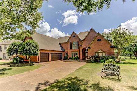 2490 Brotherwood Cv Collierville, TN 38017