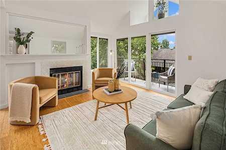 5901 Phinney Ave N #303 Seattle, WA 98103