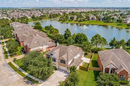 2501 Rose Bay Dr Pearland, TX 77584