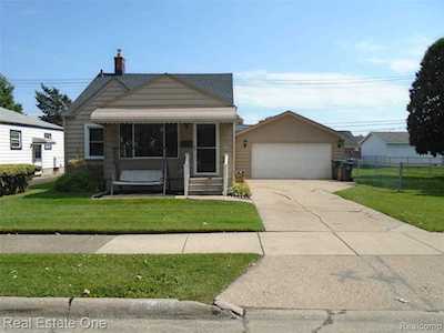 29316 Taylor St Saint Clair Shores, MI 48081