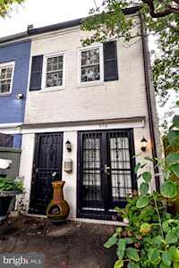 518 Archibald Walk E Washington, DC 20003