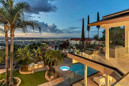 5150 Alzeda Drive La Mesa, CA 91941