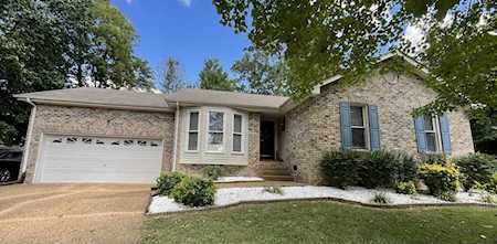 103 Candle Wood Ct Hendersonville, TN 37075