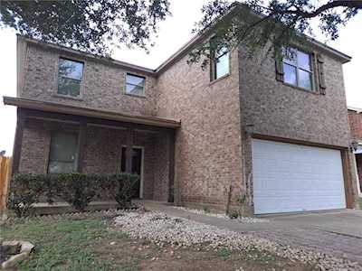 5520 Alomar CV Del Valle, TX 78617