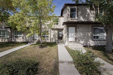 208 Deerpoint Ln SE Calgary, AB T2J 6M7
