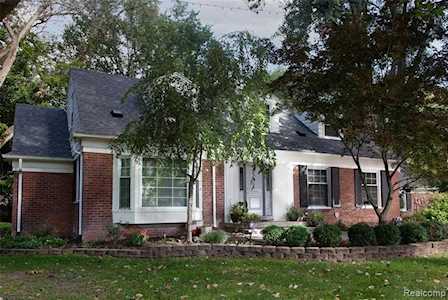 32365 Wing Lake Rd Franklin Vlg, MI 48025