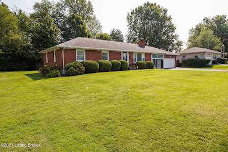 2304 Goldsmith Ln Louisville, KY 40218