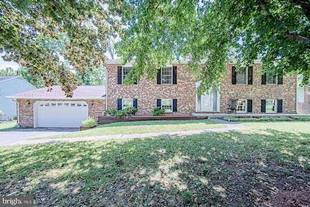 2915 Montclair Dr Ellicott City, MD 21043