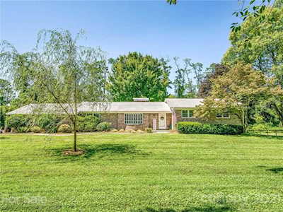 122 Edney St Hendersonville, NC 28792