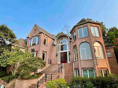 2420 Lennox Dr Germantown, TN 38138
