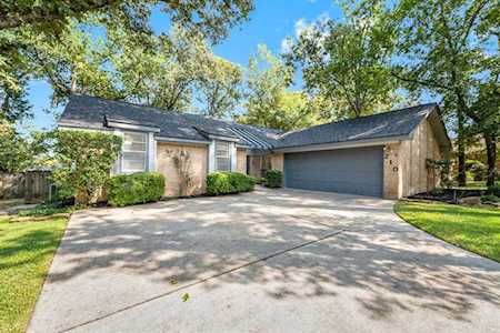 210 Deep Dale Ln Conroe, TX 77304