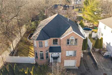 36 Bayview Ave Brooklyn, NY 10309