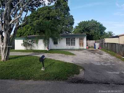 2151 NE 2nd Ave Pompano Beach, FL 33060