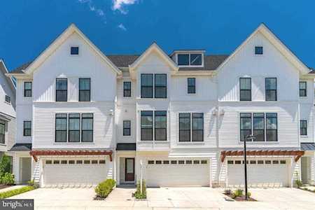 2647 Mccomas Ave Kensington, MD 20895