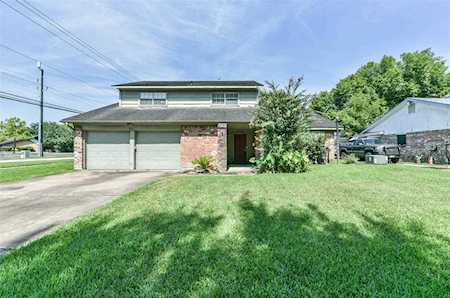 10803 Sagetrail Dr Houston, TX 77089
