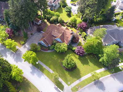 2296 Chantrell Park Drive Surrey, BC V4A 9W8