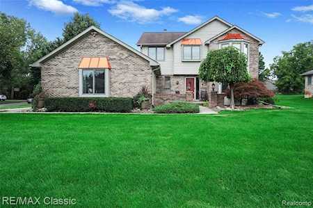 61653 Glenwood Trl Washington, MI 48094