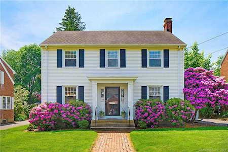 33 Ellsworth Road West Hartford, CT 06107