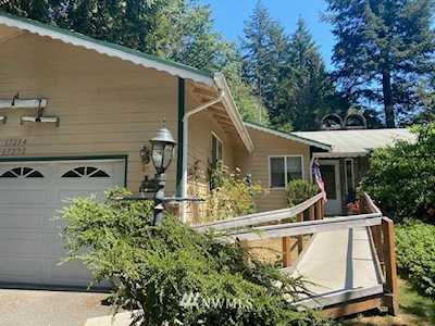 17232 174th Ave SE Renton, WA 98058