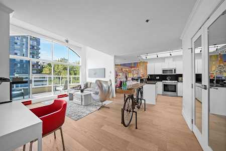 950 Bidwell Street #PH2 Vancouver, BC V6G 2J9