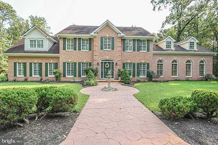 301 Sturtons Ln Pasadena, MD 21122