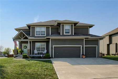 2244 SW Hawk View Rd Lees Summit, MO 64082