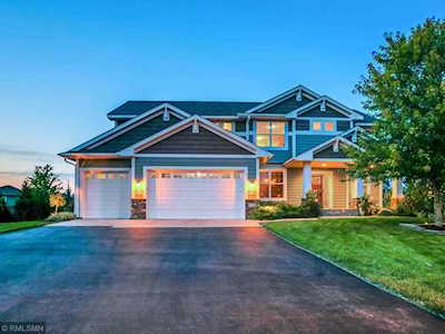 3618 Woodcrest Circle Eagan, MN 55123