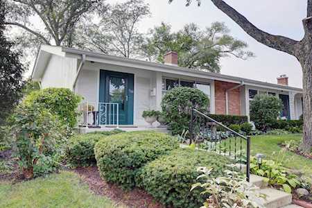 710 Carriage Hill Dr Glenview, IL 60025