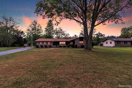 8926 Hannan Rd Van Buren Twp, MI 48111