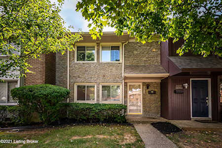 2973 Six Mile Ln Louisville, KY 40299