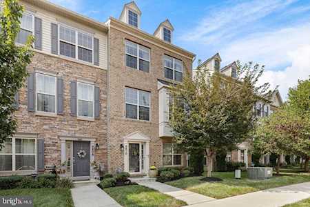 9810 Smithview Glenarden, MD 20706