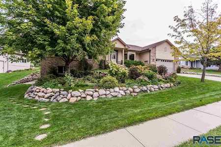 5208 E Lake Placid Cir Sioux Falls, SD 57110