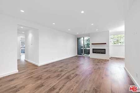 530 S Barrington Ave Los Angeles, CA 90049