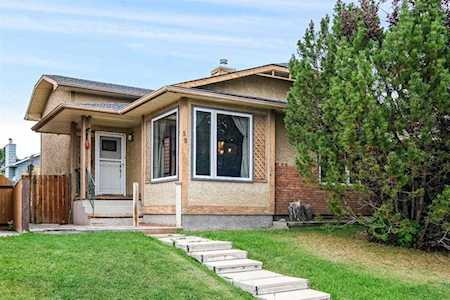 39 Sunmount Rd SE Calgary, AB T2X 2N1