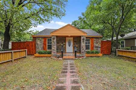 914 Houston Street Arlington, TX 76012