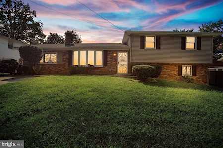 9107 Pinehurst Dr Fort Washington, MD 20744