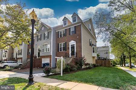 000 Confidential Ave. Chantilly, VA 20152