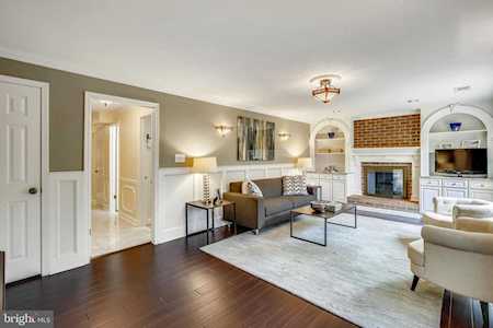 1323 Glebe Rd S Arlington, VA 22204