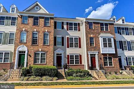 42838 Sykes Terrace Chantilly, VA 20152
