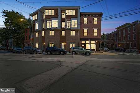 809 S 6th St Philadelphia, PA 19147