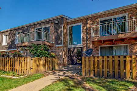 4608 Euclid Ave #2A Rolling Meadows, IL 60008