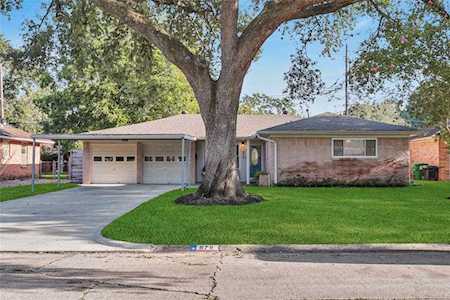 878 Sara Rose St Houston, TX 77018